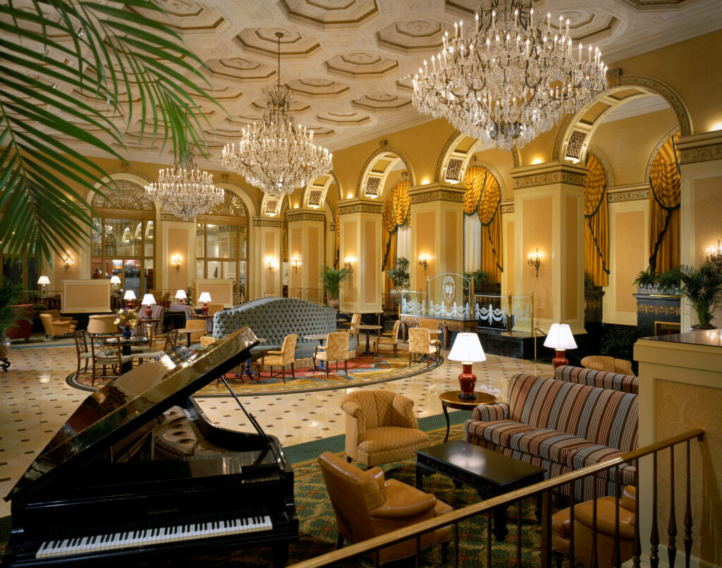 Omni William Penn Lobby